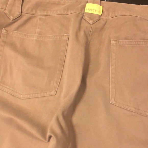 Lauren Jeans-Ralph Lauren,12,tan color,fabric feels fabulous! Pockets front  Bk. - Picture 8 of 12